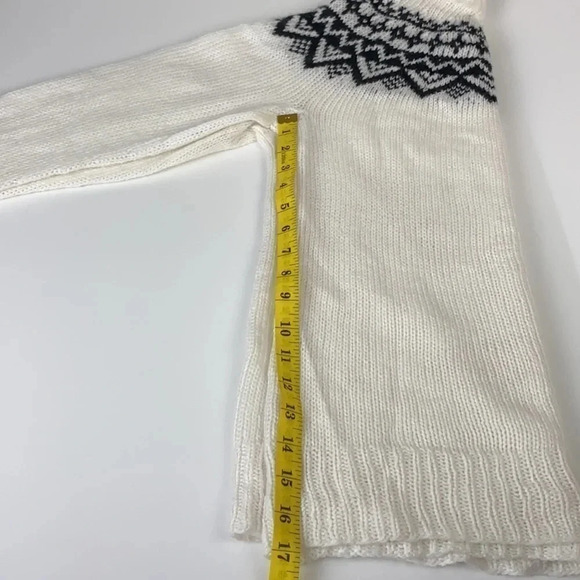 2/$25 Vintage fair isle chunky knitted knit crew neck wool  sweater size medium - Picture 8 of 13